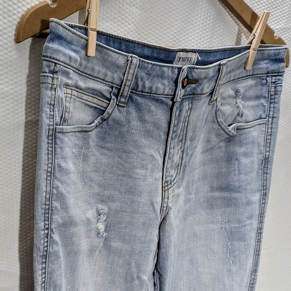 Twelve by Twelve Distressed La Hoya Light Wash Flare Jeans - 28 - Picture 6 of 10